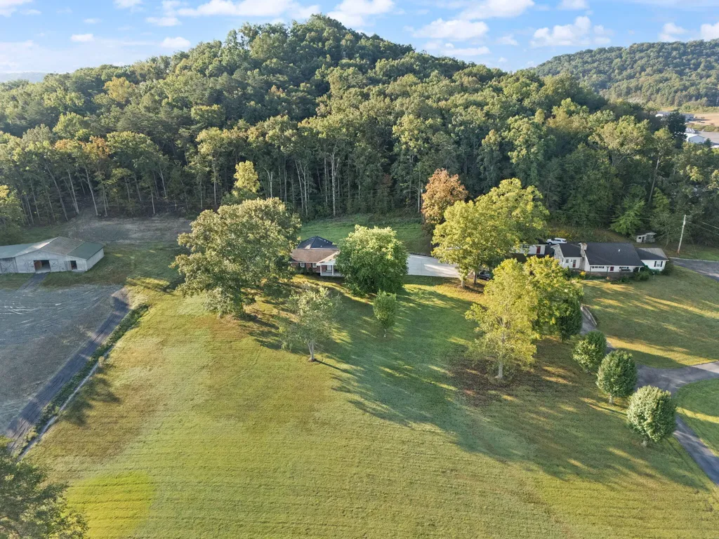 89 Big Windy Lane Dunnville KY 42528