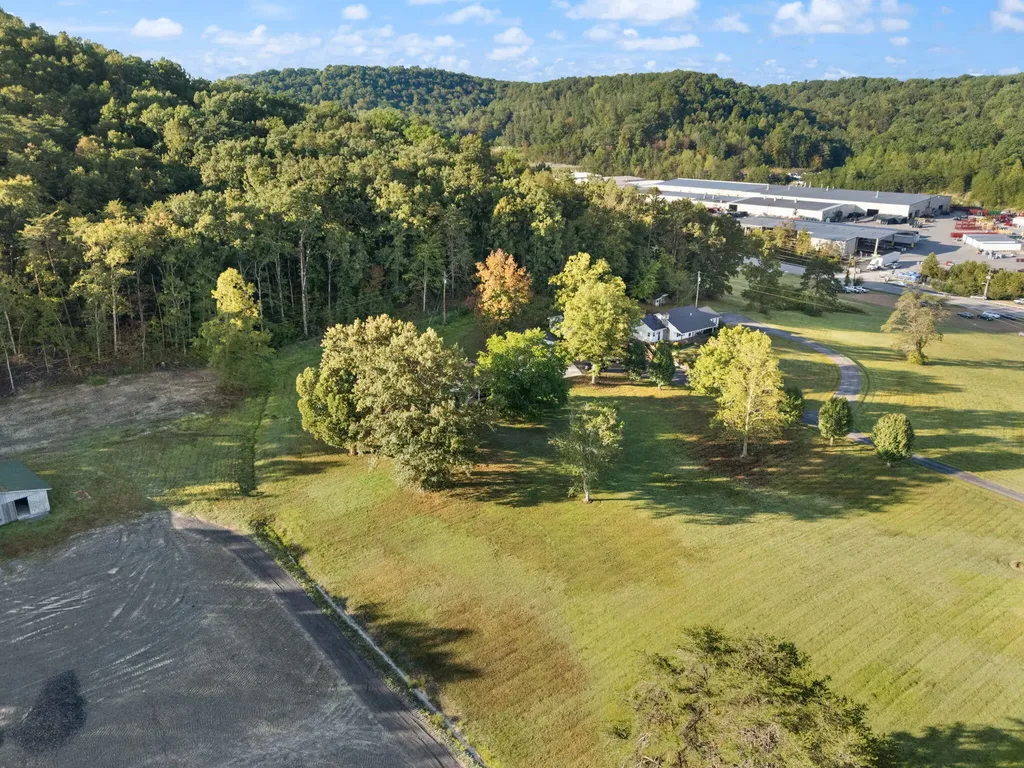 89 Big Windy Lane Dunnville KY 42528