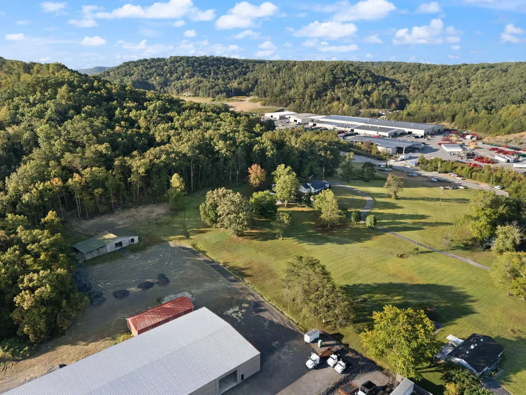 89 Big Windy Lane Dunnville KY 42528