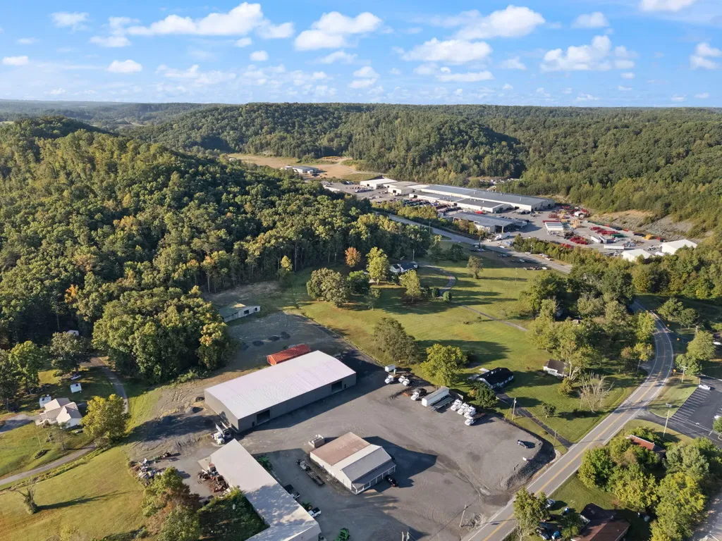 89 Big Windy Lane Dunnville KY 42528