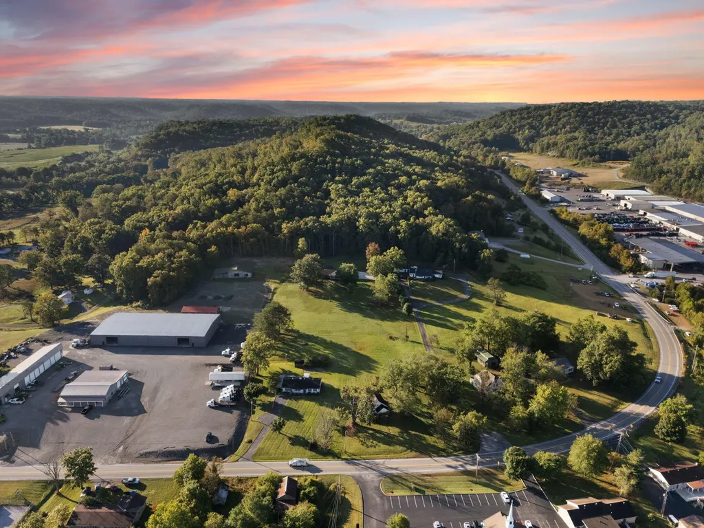 89 Big Windy Lane Dunnville KY 42528