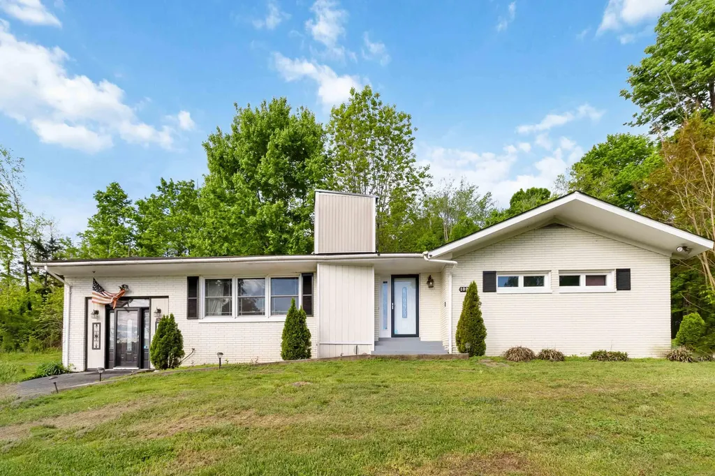 10031 South Highway Burnside KY 42519