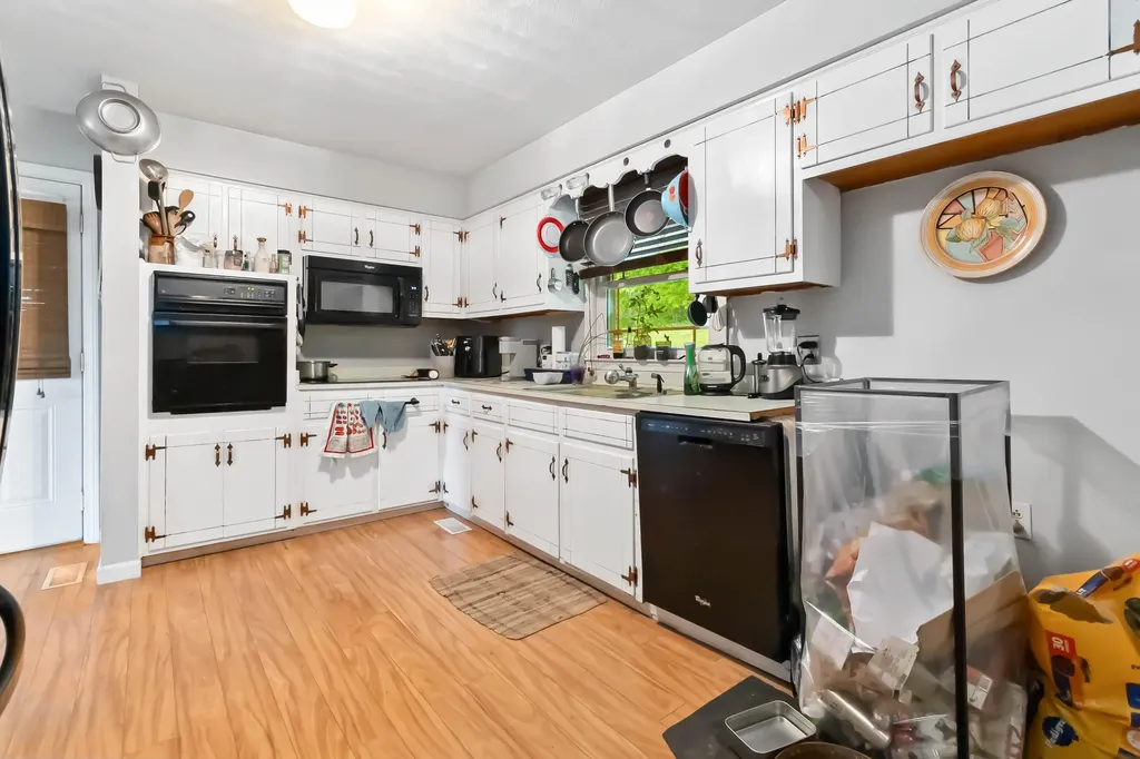 10031 South Highway Burnside KY 42519