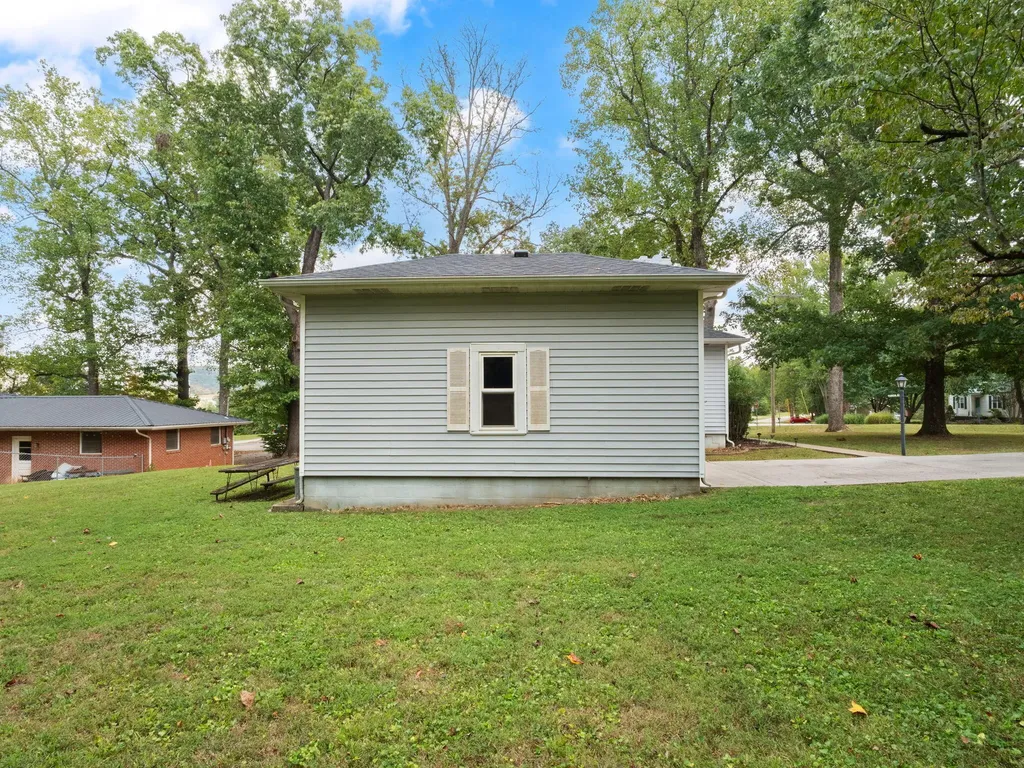 376 E French Avenue Burnside KY 42519