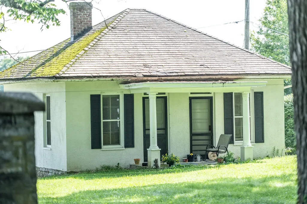 407 Country Lane Frankfort KY 40601