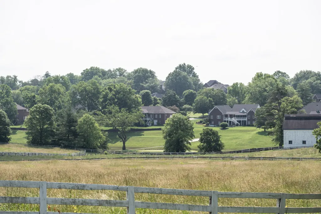 407 Country Lane Frankfort KY 40601