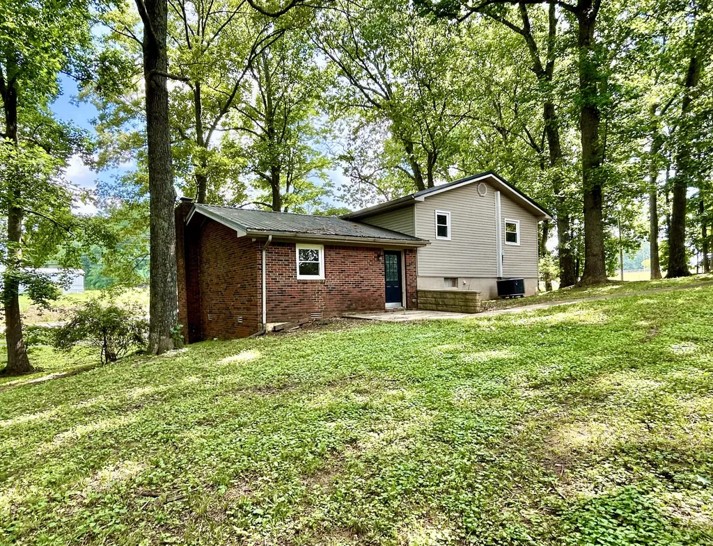 2395 Highway 452 Eubank KY 42567