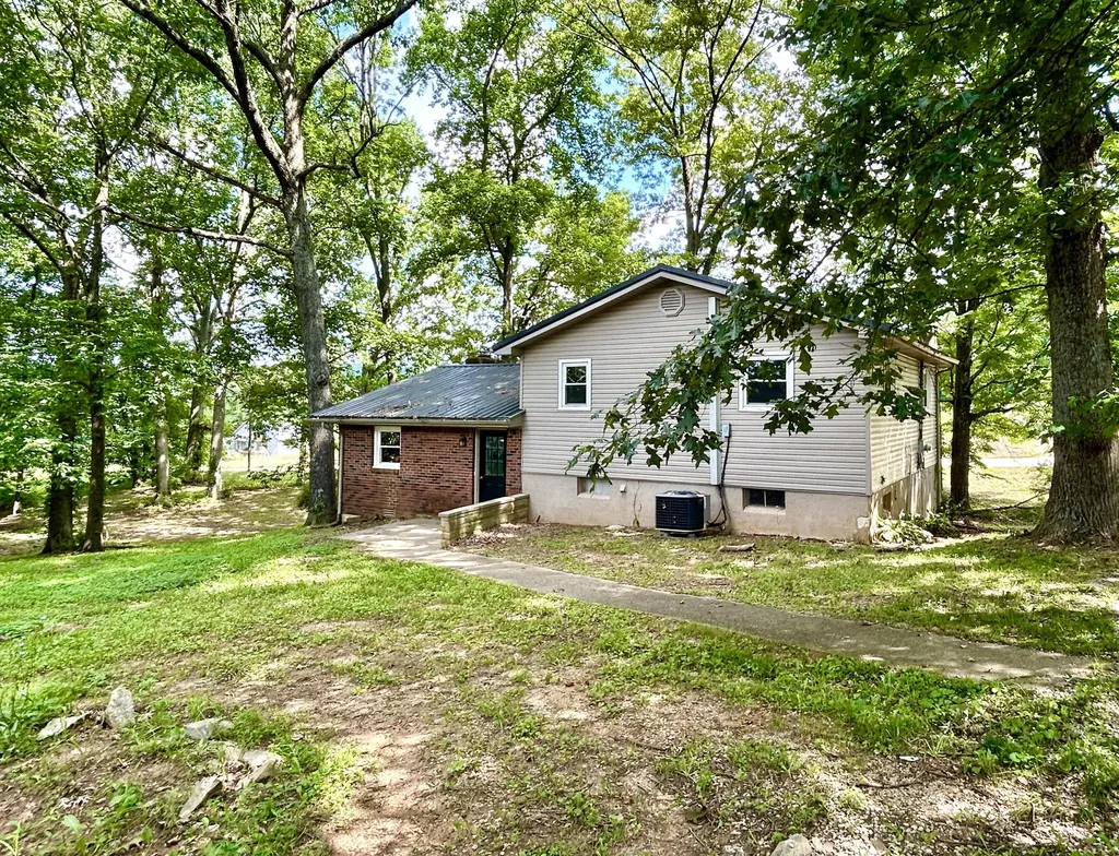 2395 Highway 452 Eubank KY 42567
