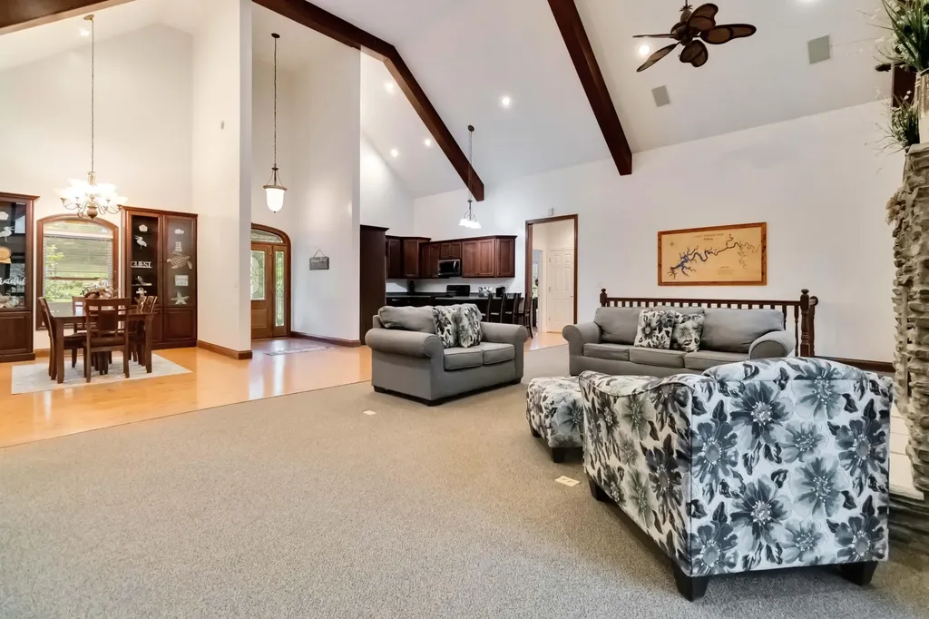 2720 Roberts Bend Road Burnside KY 42519