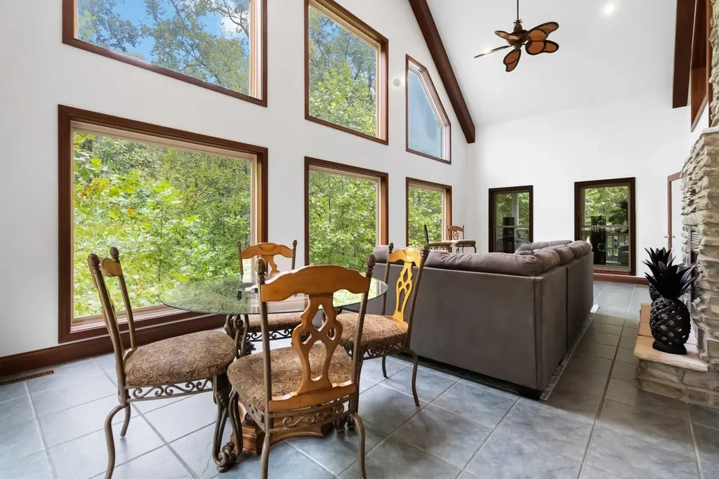 2720 Roberts Bend Road Burnside KY 42519