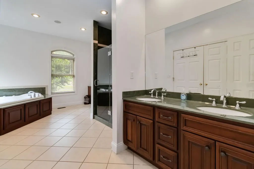 2720 Roberts Bend Road Burnside KY 42519