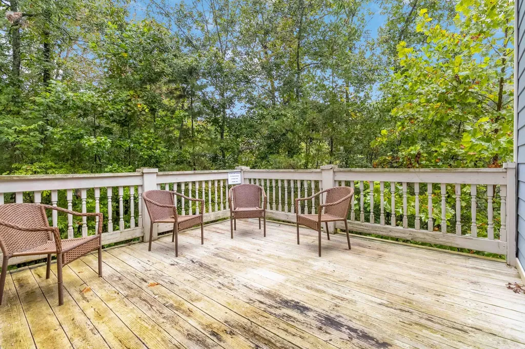 2720 Roberts Bend Road Burnside KY 42519