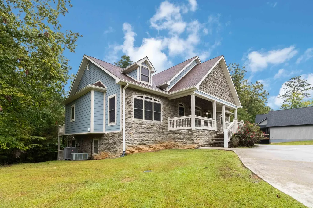 2720 Roberts Bend Road Burnside KY 42519