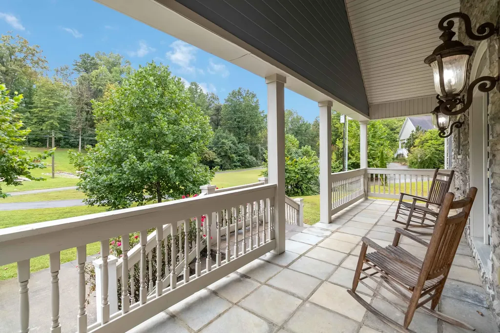 2720 Roberts Bend Road Burnside KY 42519