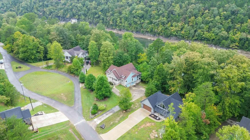 2720 Roberts Bend Road Burnside KY 42519