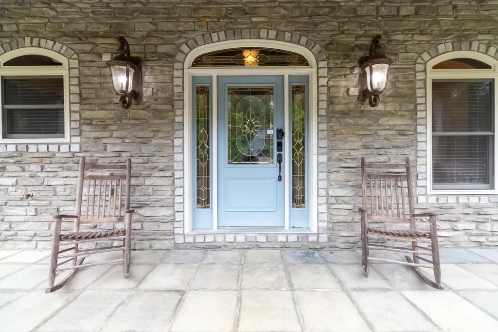 2720 Roberts Bend Road Burnside KY 42519