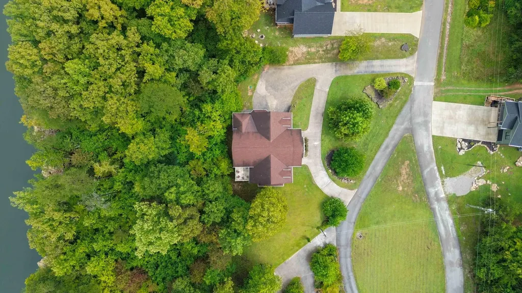 2720 Roberts Bend Road Burnside KY 42519