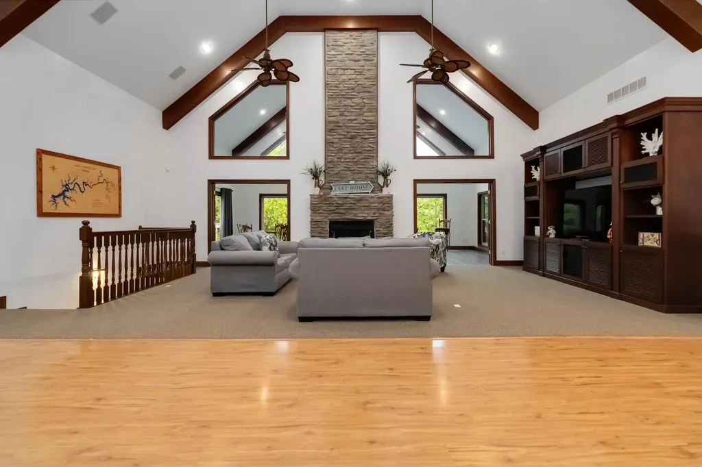 2720 Roberts Bend Road Burnside KY 42519