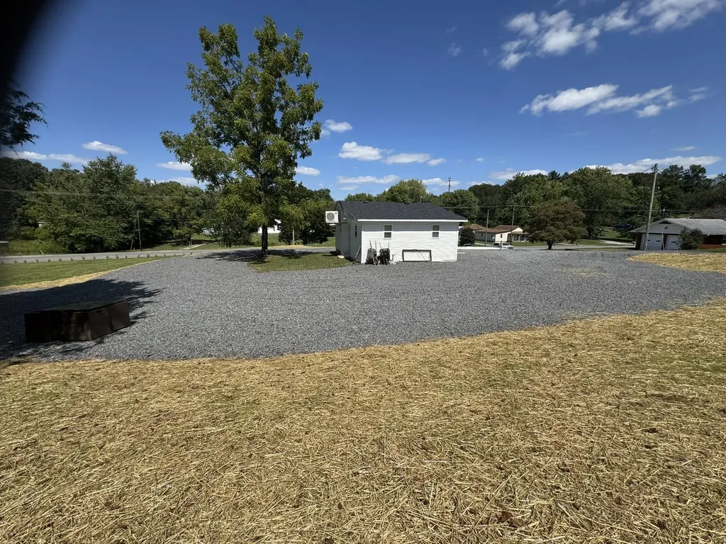 394 W Cumberland Avenue Jamestown KY 42629