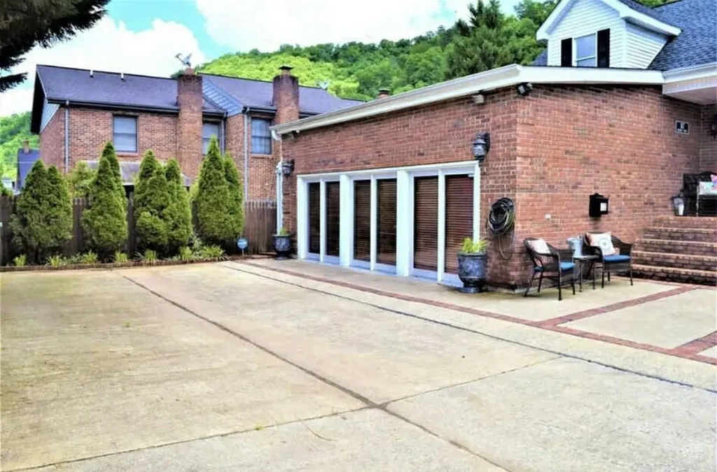 167 Wolford Street Pikeville KY 41501
