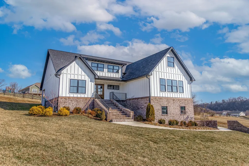 635 Lakeside Drive Lancaster KY 40444