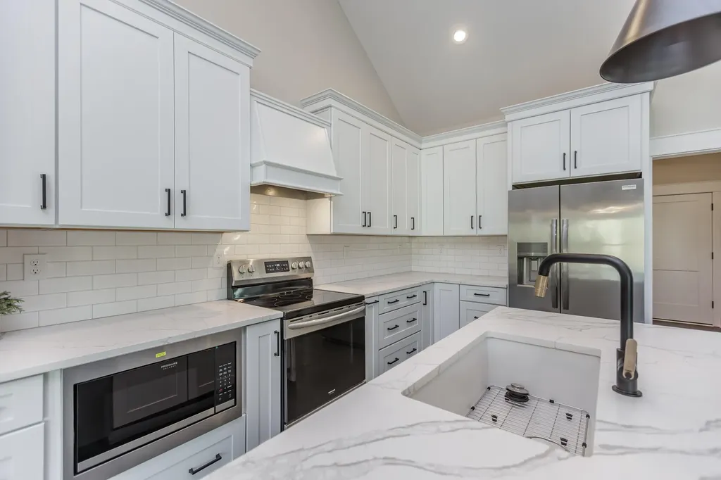 635 Lakeside Drive Lancaster KY 40444