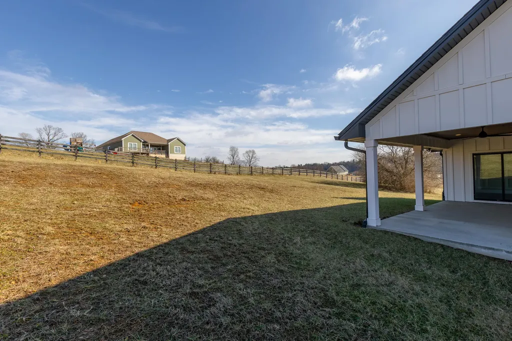 635 Lakeside Drive Lancaster KY 40444