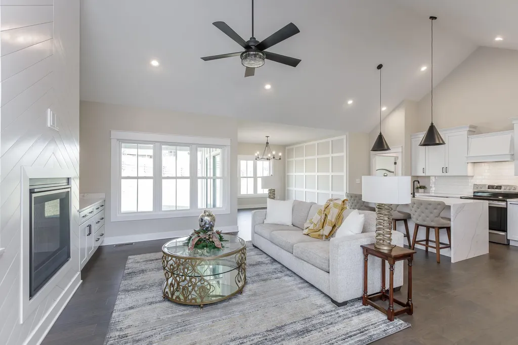 635 Lakeside Drive Lancaster KY 40444
