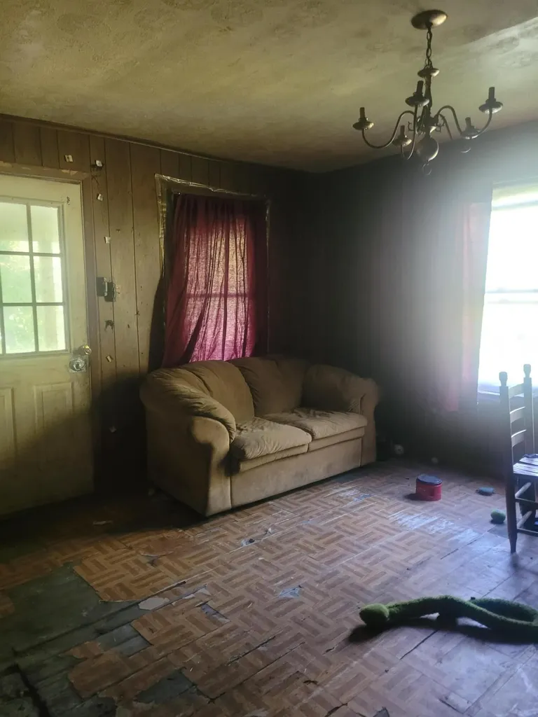 573 Hurricane Creek Road Hyden KY 41749