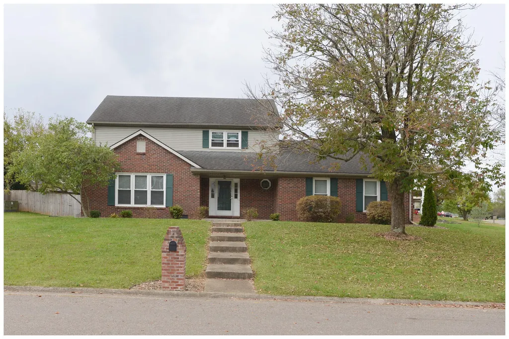 816 Isaac Shelby Circle Frankfort KY 40601