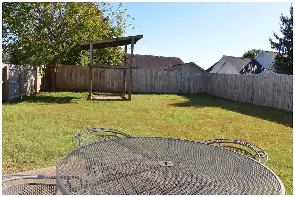 816 Isaac Shelby Circle Frankfort KY 40601