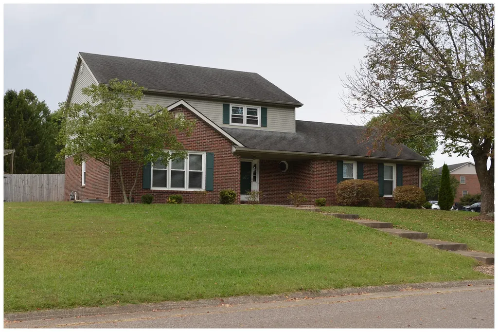 816 Isaac Shelby Circle Frankfort KY 40601