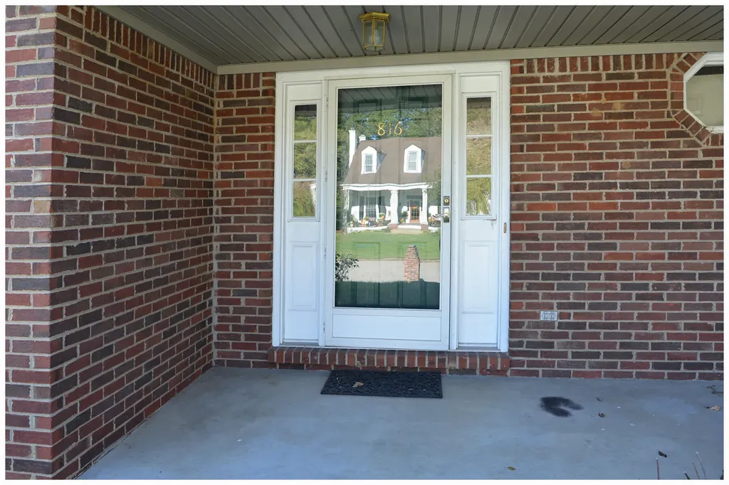 816 Isaac Shelby Circle Frankfort KY 40601