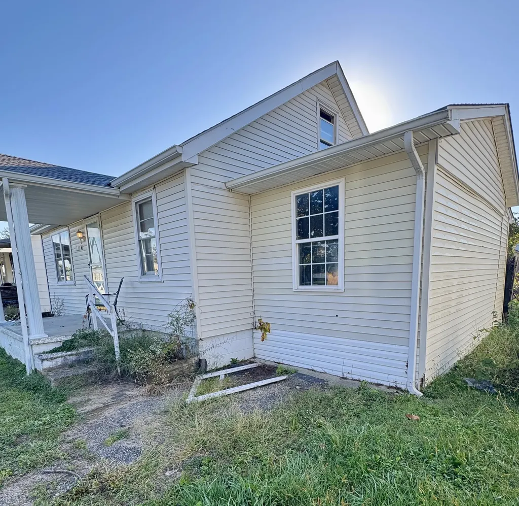 175 E Third Avenue South Shore KY 41175