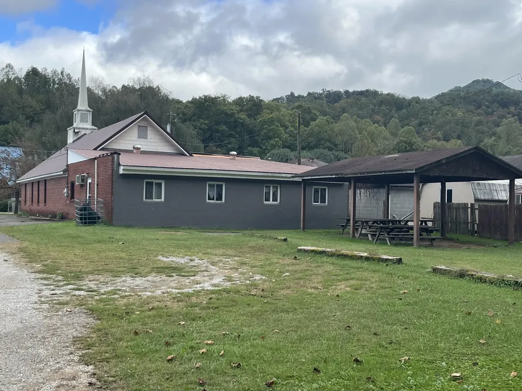 324 S Wallins Avenue Wallins KY 40873