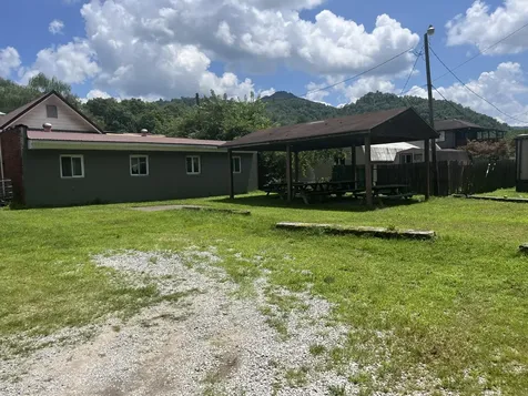 324 S Wallins Avenue Wallins KY 40873