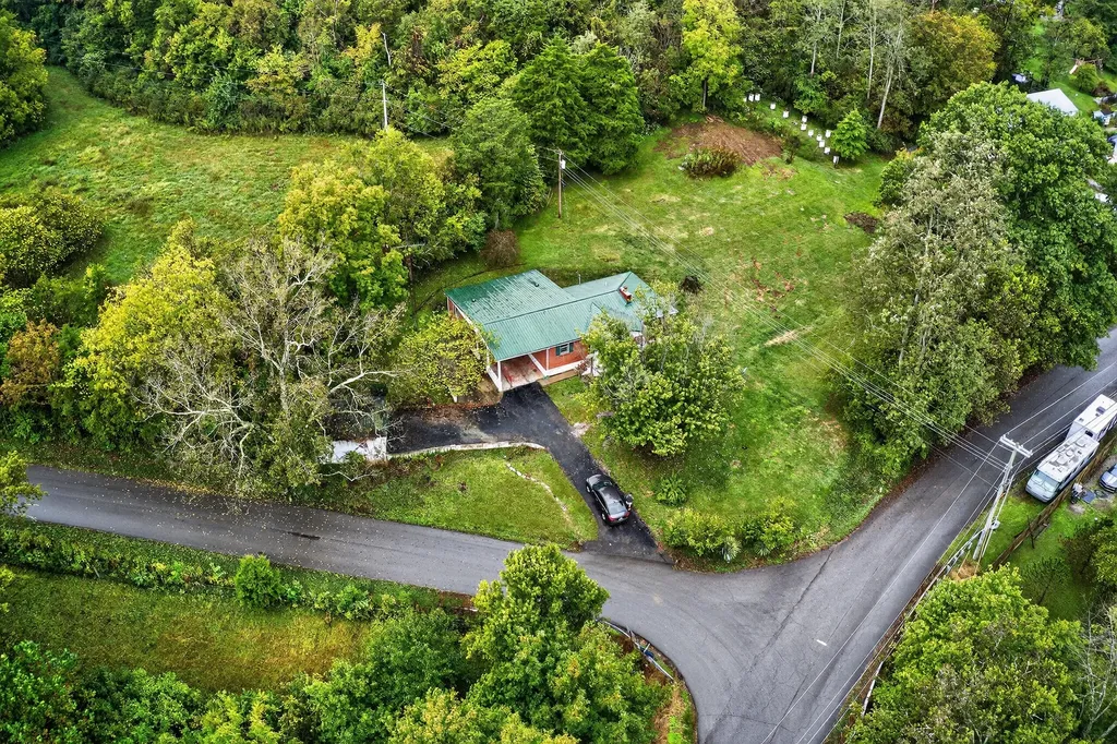 1465 Chenault Bridge Road Lancaster KY 40444