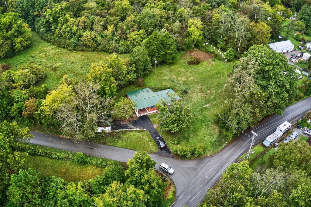 1465 Chenault Bridge Road Lancaster KY 40444