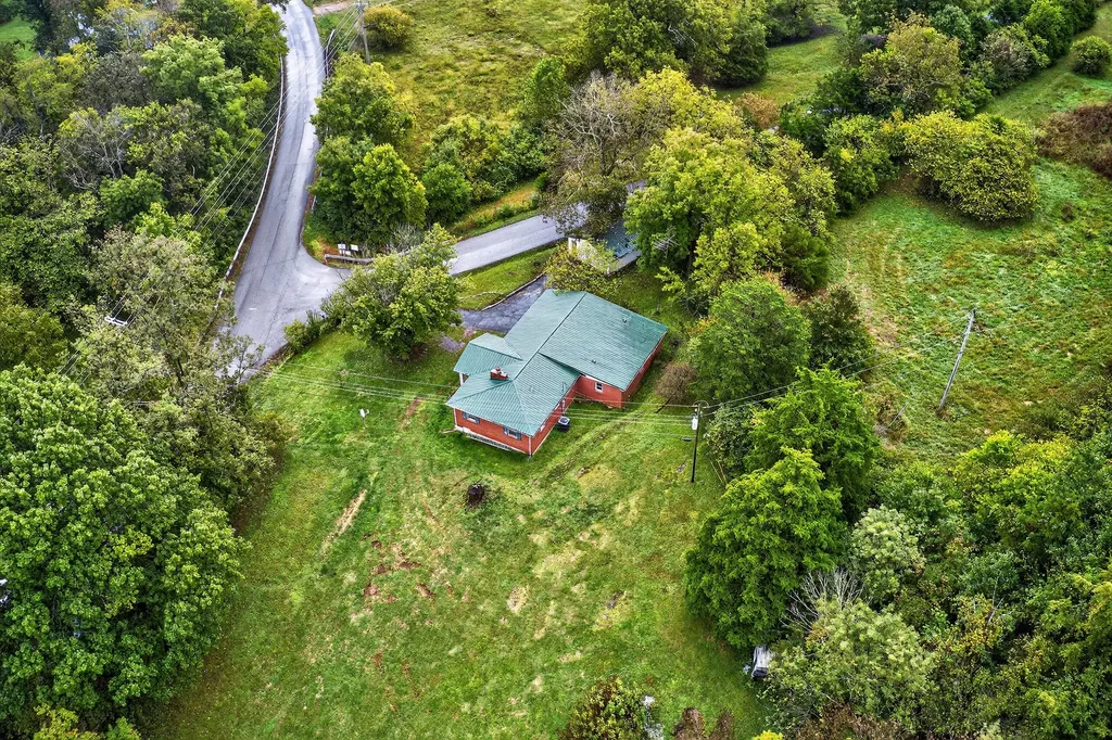 1465 Chenault Bridge Road Lancaster KY 40444