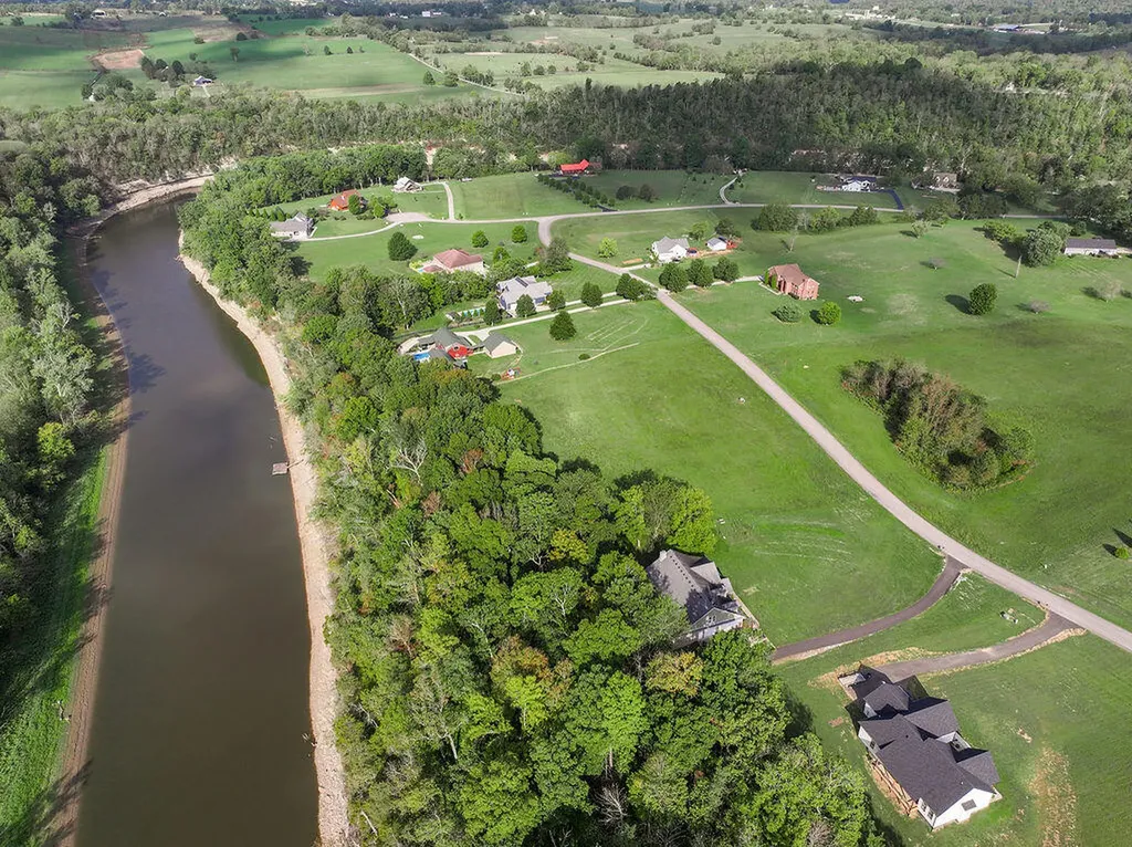 150 Lakeside Drive Lancaster KY 40444