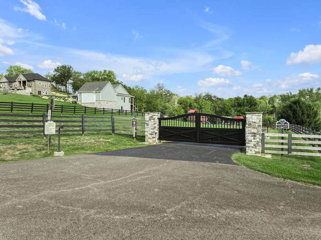 150 Lakeside Drive Lancaster KY 40444