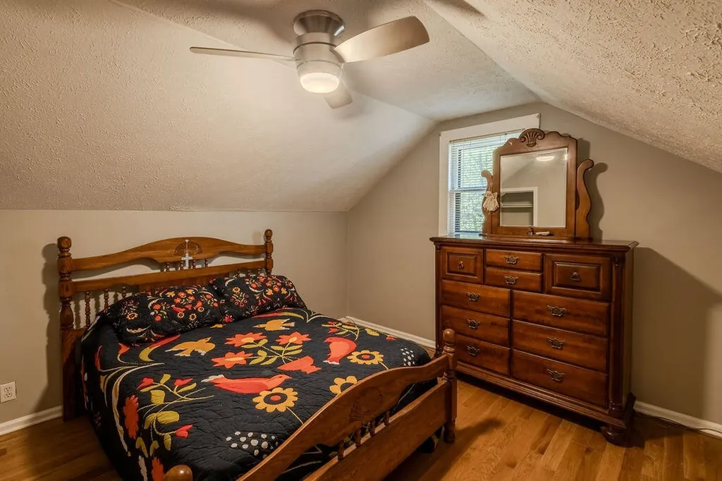 221 S Lake Bluff Lane Scottsville KY 42164