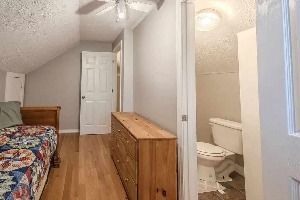 221 S Lake Bluff Lane Scottsville KY 42164