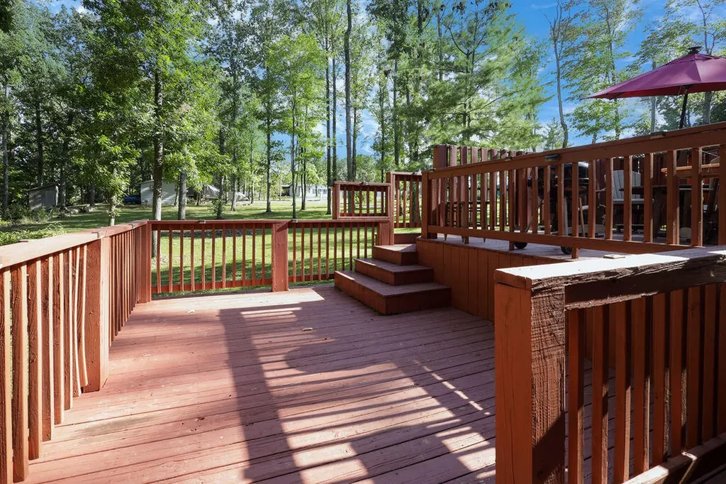 221 S Lake Bluff Lane Scottsville KY 42164