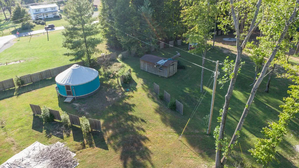 221 S Lake Bluff Lane Scottsville KY 42164