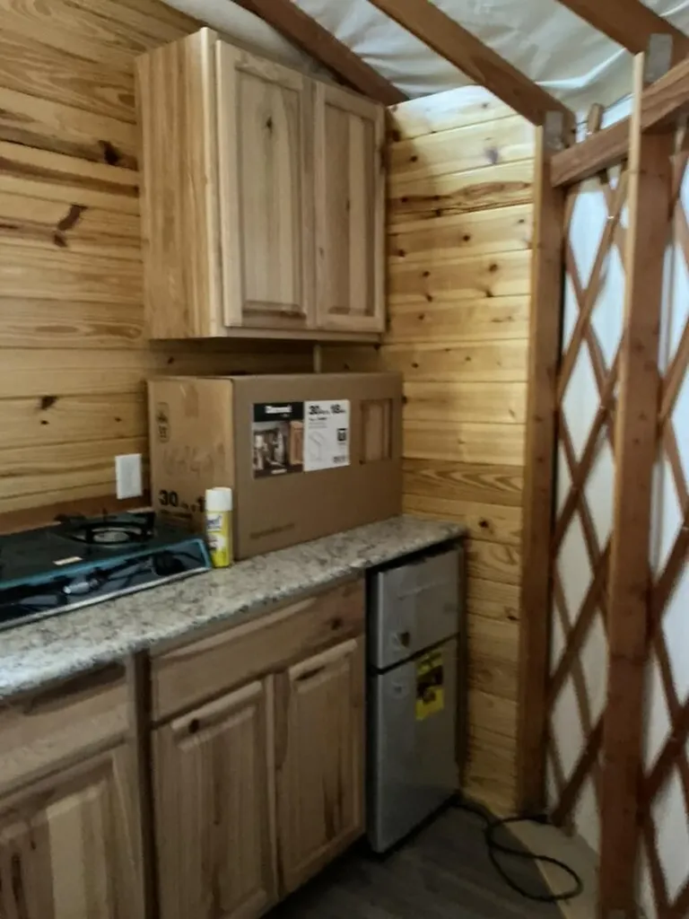 186 S Lake Bluff Lane Scottsville KY 42164