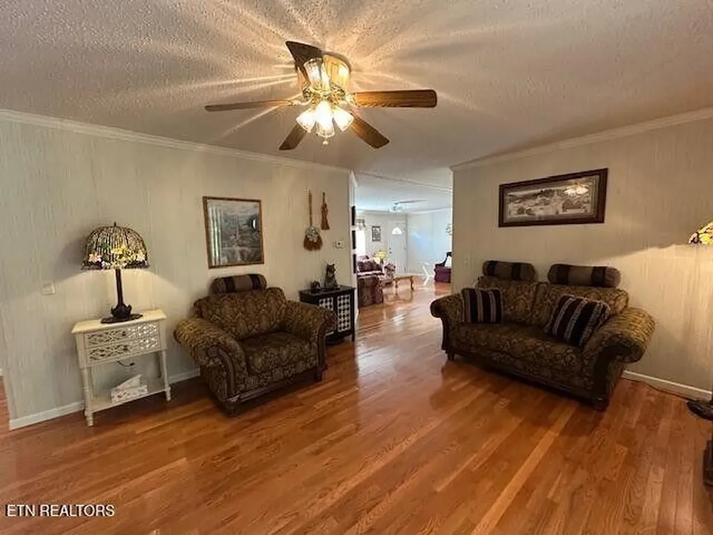 63 Powell Howard Lane Hulen KY 40845