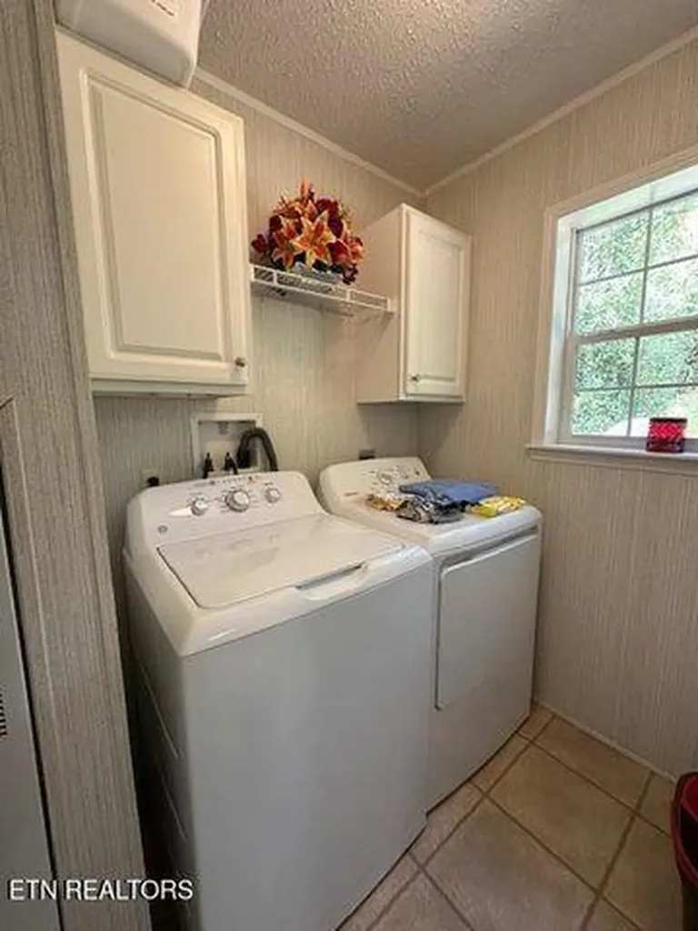 63 Powell Howard Lane Hulen KY 40845