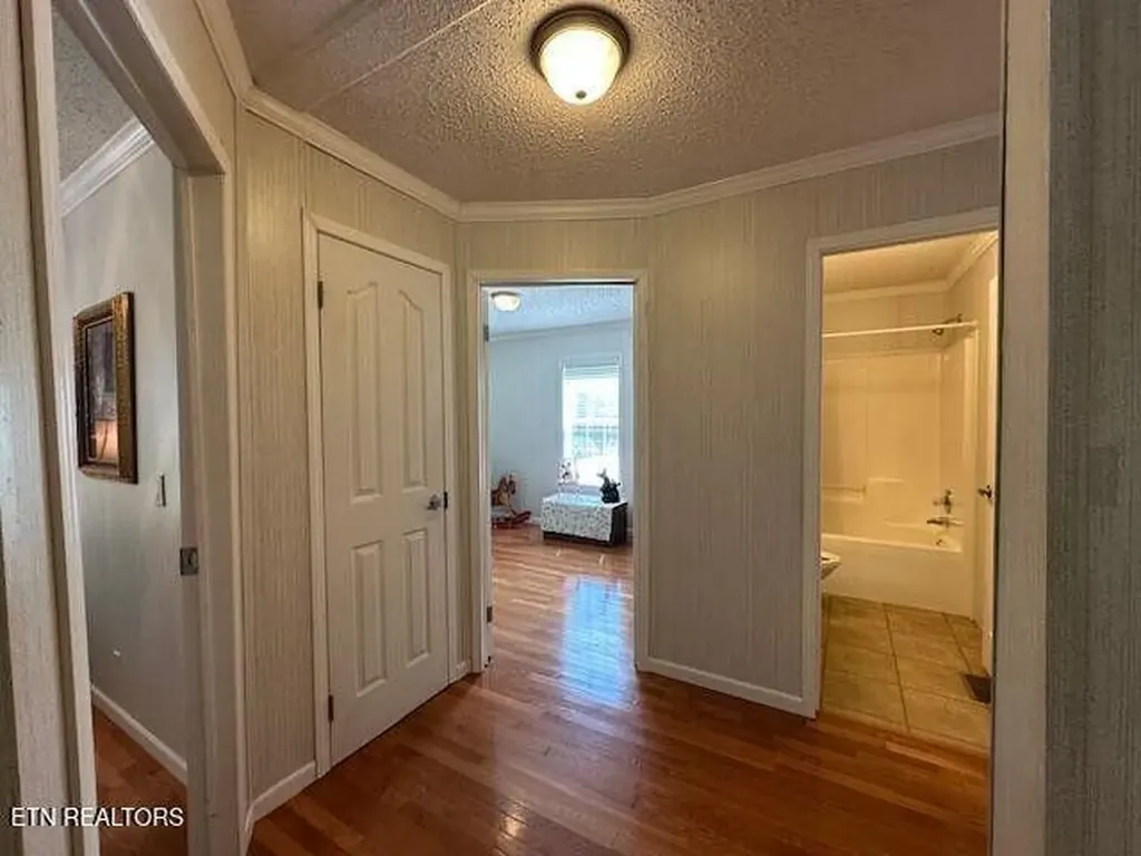 63 Powell Howard Lane Hulen KY 40845