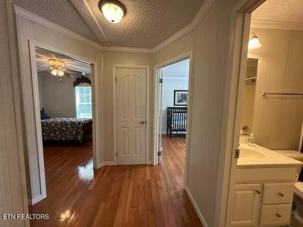63 Powell Howard Lane Hulen KY 40845
